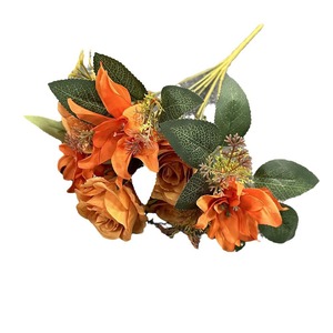 Bouquets de mariage en roses et lys artificiels, fleurs en soie réalistes, arrangements floraux faits à la main pour la décoration de mariage - Product Image 5