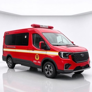 Fourgon ambulance rouge F0RD T8 à longue base avec barre lumineuse pour interventions d'urgence en cas d'incendie - Product Image 1