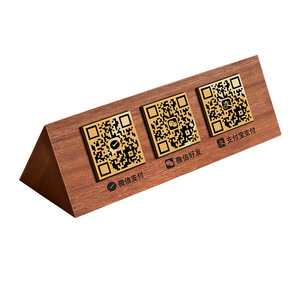 Support en bois innovant pour <span class=keywords><strong>menu</strong></span> gravé avec code QR personnalisé, élégant pour café et restaurant, avec puce NFC - Product Image 1