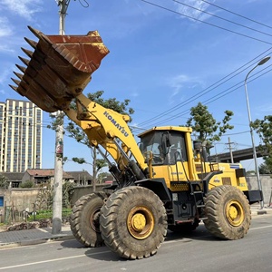 Chargeuse sur pneus KOMATSU WA470-3, capacité de 15 tonnes, équipement de construction lourd d'occasion avec moteur Cummins et pompe hydraulique Denison - Product Image 3