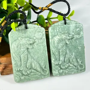 Großhandel Naturkristall Stein Handwerk Schmuck grüner Jade Tiger Anhänger Heilung Stein handgeschnitzte Anhänger für Mann Geschenke
