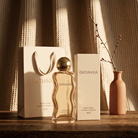 Vente en gros de flacons de parfum en verre transparent de 30, 50 et 100 ml avec vaporisateur haut de gamme, possibilité de personnalisation