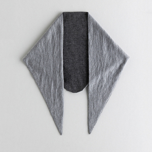 Bufanda Triangular de Cachemira Peinada 100% OEM, Tejido Liso de Doble Capa, Pequeño Chal Fino, Logotipo Personalizado - Product Image 4