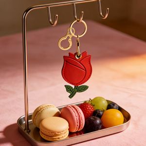 Porte-clés en cuir PU rouge en forme de tulipe, étui de protection, breloque de sac, pendentif fleur de tulipe - Product Image 3