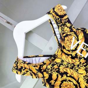 Nouvelle Arrivée Maillot de Bain Enfant Fille Taille Haute Volants Une Pièce Luxe Famille Marque Célèbre Floral Spandex/Polyester - Product Image 5