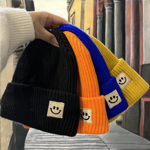 หมวกบีนนี่สีดำสำหรับผู้หญิง, หมวกผ้าฝ้าย100% สำหรับใส่ได้ทุกฤดูหมวกลายหัวกะโหลกถักนิตติ้งน่ารักพร้อมโลโก้ดีไซน์เนอร์-แฟชั่นยอดนิยมสำหรับฤดูใบไม้ร่วงฤดูหนาว - Product Image 2