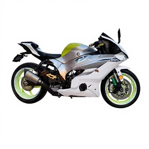 La <span class=keywords><strong>moto</strong></span> sportive <span class=keywords><strong>Yamaha</strong></span> <span class=keywords><strong>500cc</strong></span> bicylindre à moteur thermique convient au transport urbain et aux expériences sur circuit. - Product Image 1