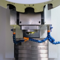 Centre d'usinage CNC de haute précision MT-600S avec structure compacte et broche haute vitesse pour une coupe métallique efficace