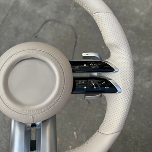 <span class=keywords><strong>Volant</strong></span> en cuir Mercedes-Benz <span class=keywords><strong>Classe</strong></span> A, <span class=keywords><strong>Classe</strong></span> C, <span class=keywords><strong>Classe</strong></span> E, GLC, GLA, GLB, GLE, GLS, <span class=keywords><strong>Classe</strong></span> <span class=keywords><strong>S</strong></span>, CLS, <span class=keywords><strong>Classe</strong></span> G - Product Image 3