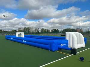 Jeu <span class=keywords><strong>de</strong></span> sport commercial extérieur en PVC personnalisé, <span class=keywords><strong>terrain</strong></span> <span class=keywords><strong>de</strong></span> compétition, terrains <span class=keywords><strong>de</strong></span> hockey géants, grand <span class=keywords><strong>terrain</strong></span> <span class=keywords><strong>de</strong></span> football gonflable pour le football - Product Image 2