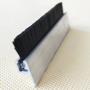 Bande d'étanchéité à brosse verticale robuste pour <span class=keywords><strong>porte</strong></span> roulante <span class=keywords><strong>de</strong></span> <span class=keywords><strong>garage</strong></span>, bas commercial - Product Image 3