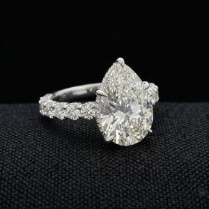 แหวนทองคำขาวคลาสสิก ดีไซน์เรียบหรู แหวนหมั้น ขัดเงา ใสสะอาด ใช้ได้ทุกวัน เป็นของขวัญเครื่องประดับสำหรับลุคสมัยใหม่ - Product Image 3