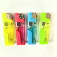 Briquet à gaz à LED jetable classique en plastique avec jet en métal pour l'éclairage de bougies à cigarettes, le camping et la cuisine