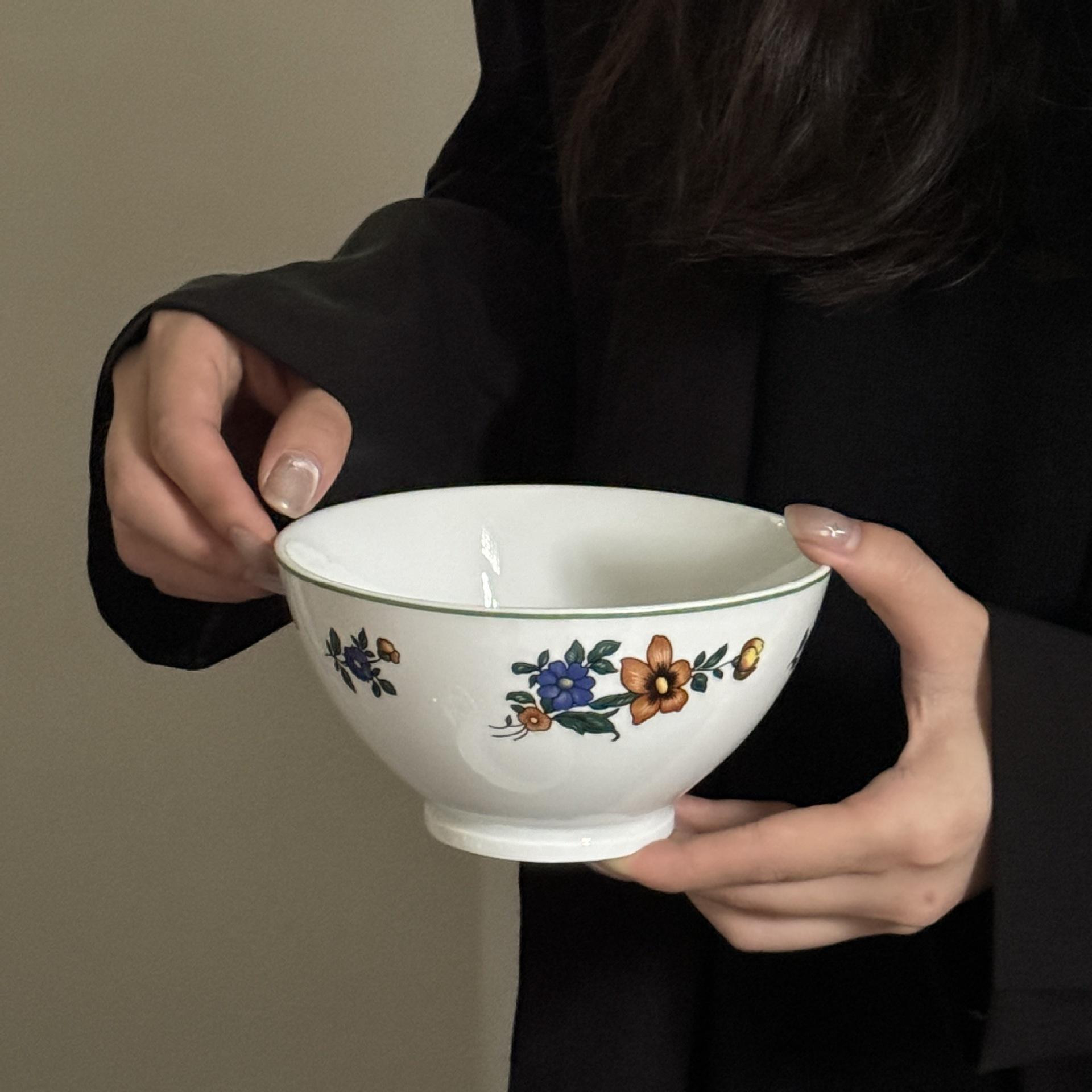 ชามดอกไม้สีเขียว