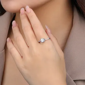 5MM 라운드 브릴리언트 컷 Moissanite 결혼 반지 925 스털링 실버 주얼리 다이아몬드 약혼 반지 신부 크기 조정 가능