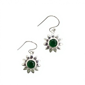 Boucles d'oreilles pendantes artisanales en onyx vert, argent sterling 925, motif tournesol délicat, bijoux floraux à crochet - Product Image 2