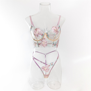 Completo intimo sexy <span class=keywords><strong>francese</strong></span> con ricami floreali elaborati, colori a contrasto e reggiseno push-up trasparente. - Product Image 2