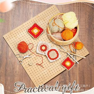 Support en bois pour crochets, base en bois massif faite à la main pour le tricot avec épingles métalliques pour projets d'artisanat - Product Image 4