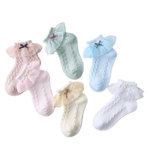 Ventas directas de fábrica Estilo coreano barato Medias encantadoras Encaje Volantes Arco Calcetines de bebé - Product Image 1