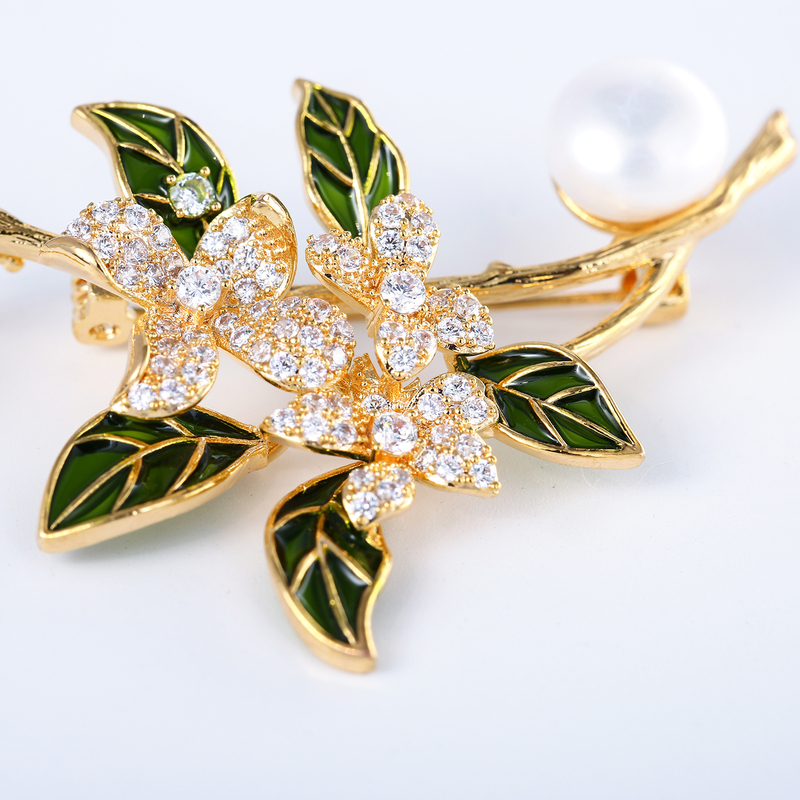 Unisex Stylish Golden Bird Diamond Brooch