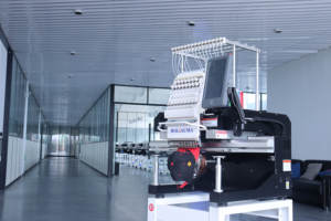 Máquina de Bordar <span class=keywords><strong>Computarizada</strong></span> HOLIHOPE HOLIAUMA de Fábrica Directa con 10 Años de Garantía, Motor de Cabezal Único 400*600, Tipo Computarizado, Lentejuelas 3D, Gorra - Product Image 4