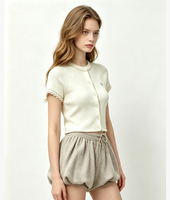 Ensemble 2 pièces en tricot pour femmes, haut cardigan à manches courtes raglan avec boutons, short à taille élastique, tenue