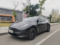 Tesla Model Y 2024 d'occasion, SUV électrique à propulsion arrière, batterie LFP de 60 kWh, autonomie de 554 km, pilotage automatique, bien entretenu, prêt à être expédié