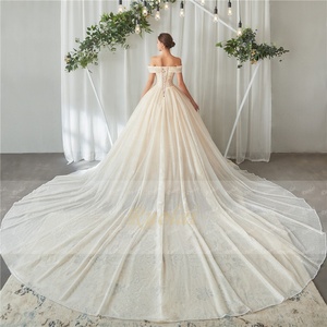 Ruolai, vestido de novia con lentejuelas y manga de casquillo de tren de catedral con hombros descubiertos y hombros descubiertos de Ruolai, vestido de novia - Product Image 3