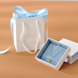 Bolsa de Joyería de Terciopelo con Logotipo Personalizado de Fábrica, Caja de Regalo de Joyería con Cajón de Cartón y Cinta Azul, con Almohadilla Interior para Collar y Anillo - Product Image 4