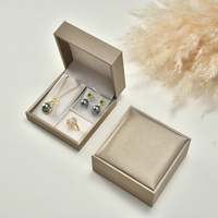 Boîte de rangement de bijoux en cuir PU avec logo personnalisé en gros étui à bijoux multifonction portable pour collier bague boucle d'oreille