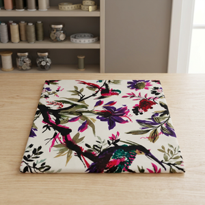 Tissu en velours de coton imprimé à la main, motif oiseaux et fleurs sur fond blanc, vendu au mètre, tissu de haute qualité - Product Image 1