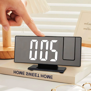 Réveil numérique à projection LED avec <span class=keywords><strong>miroir</strong></span> <span class=keywords><strong>de</strong></span> <span class=keywords><strong>salle</strong></span> <span class=keywords><strong>de</strong></span> <span class=keywords><strong>bain</strong></span>, chargeur <span class=keywords><strong>de</strong></span> table électronique EMAF pour la maison - Product Image 5