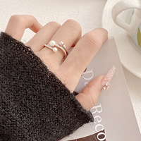 Bague Trèfle en Perle Plaqué Or 18K Anti-ternissement, Étanche, avec Fleur en Zircon et Placage PVD – Vente en Gros pour Petites Entreprises