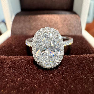 Женское овальное кольцо с бриллиантами - Product Image 6