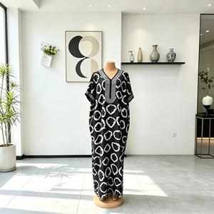 Abaya Vintage Personalizzata per Donne, Vestito Tradizionale Africano con Strass, Traspirante, Taglia Unica per Donne Musulmane, Set con Sciarpa - Product Image 3