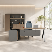 Scrivania Direzionale Moderna a L con Armadietto e Modulo Elettrico, Tavolo per CEO e Manager, Arredamento per Ufficio Commerciale XIMI-04