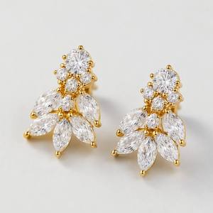 Orecchini a Perno con Zirconi Taglio Marquise e Design Floreale, Gioielli Eleganti in Rame per Donna, Accessori Moda per Feste - Product Image 2