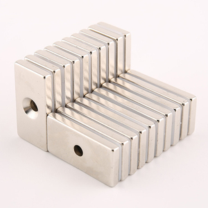 Aimant industriel en néodyme super puissant N52 NdFeB en <span class=keywords><strong>bloc</strong></span> avec trou fraisé, services de traitement personnalisés, découpe et pliage - Product Image 2