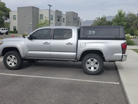 XINYI Toyota Hilux Toyota Tacoma Hardtop en aluminium pour benne de camion 2021 Short 2013 2014 2016 6ft 2017 2006 pour 2003-2021 6.0ft