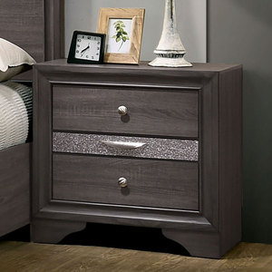 Table de chevet contemporaine, finition grise, accents argentés, tiroir à bijoux dissimulé, bouton en nickel, meuble de chambre à coucher - Product Image 1