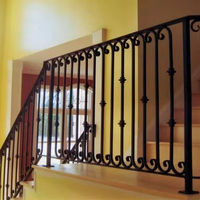 Rampe d'escalier en métal de style vintage sur mesure pour villa résidentielle, intérieur/extérieur