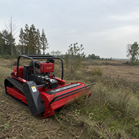 Tondeuse à fléaux télécommandée de 800 mm avec chenilles en caoutchouc et portée de 200 m pour l'entretien des terrains commerciaux et la coupe de l'herbe haute