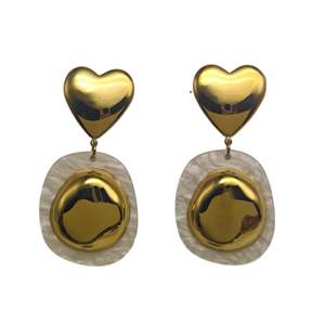 Pendientes de Moda con Baño de Oro PVD, Acero Inoxidable 316L, Forma de Corazón con Incrustaciones de Perlas, Joyería Destacada - Product Image 1