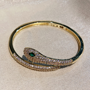 Brazalete de Serpiente en Oro Blanco y Oro Rosa con Microincrustaciones, Chapado en Cobre, Joyería para Fiestas, Otoño 2024, Origen Yiwu - Product Image 4