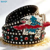 Cinturón de hombre estilo streetwear renacentista con pedrería y remaches, gótico, con hebilla de aleación giratoria 360 grados, esmaltada, estilo punk, con logotipo personalizado de marca