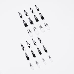 Fournisseur de gros <span class=keywords><strong>Faux</strong></span> <span class=keywords><strong>ongles</strong></span> style cool et doux <span class=keywords><strong>Ongles</strong></span> artificiels bloquant les couleurs en noir et blanc <span class=keywords><strong>Ongles</strong></span> à pression à élément de flamme - Product Image 2