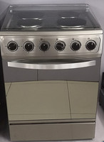 Cuisinière commerciale autoportante de 24 "avec brûleur à 4 plaques électriques, couvercle en verre, four en acier inoxydable pour la cuisson