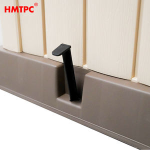 בית כלבים מפלסטיק עמיד בפני מזג אוויר עם דלת מתכת, גג מאוורר ורצפה מוגבהת, מלונה חיצונית לכלבים קטנים ובינוניים, קל לניקוי וחזק. - Product Image 2