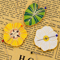 En gros, Outil de couture portable et tendance : Pique-aiguille magnétique en métal jaune, motif fleur brodée au point de croix, mignon et fait main, pour la couture et le matelassage