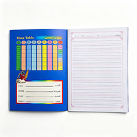 Maßgefertigtes Schulheft 215x154mm Englische Zeilenführung Rückenstichheftung Schüler-Notizbuch Softcover OEM Schreibwarenhersteller